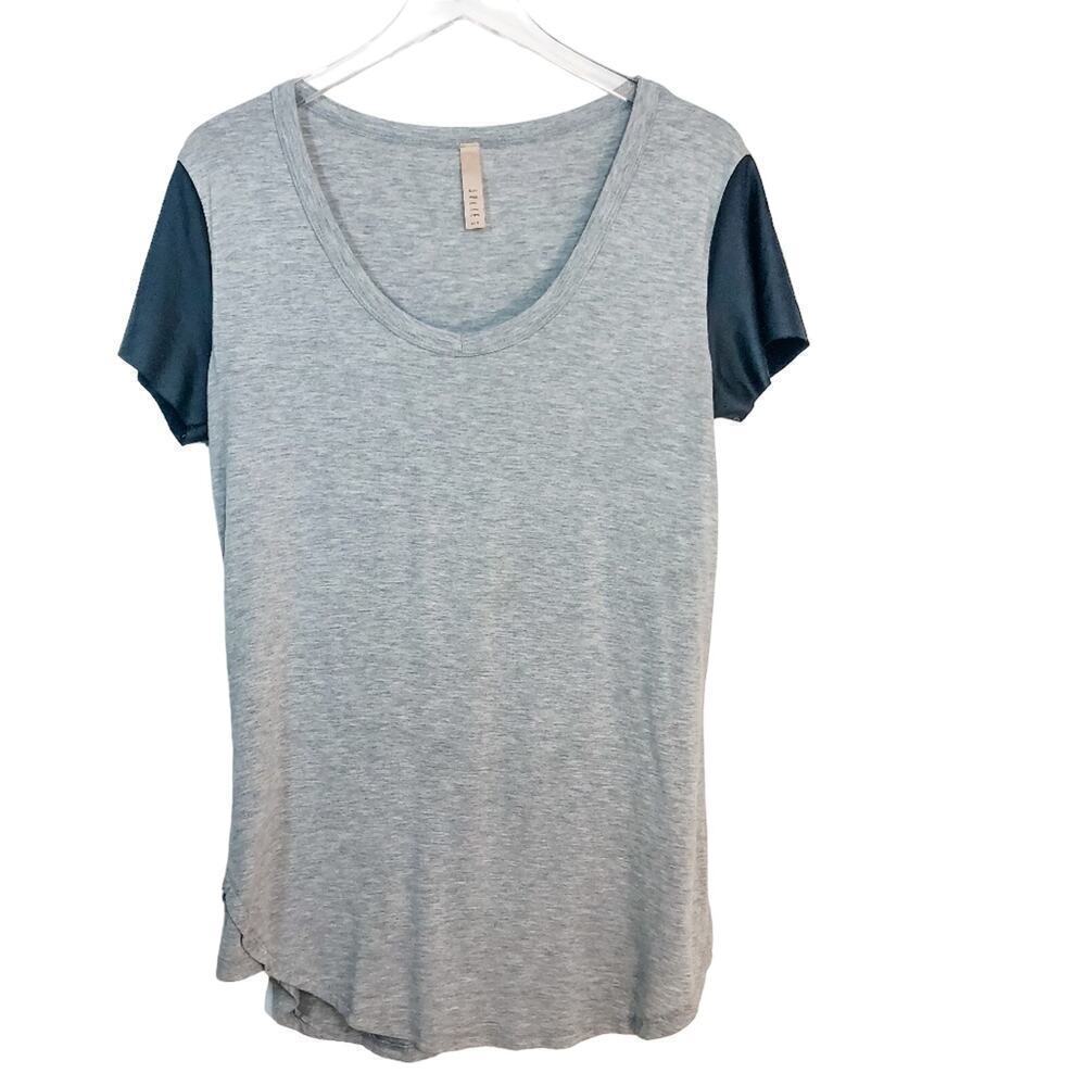 Jolie Gray Basic U-Neck Tee With Black Sleeves Womens Size M
